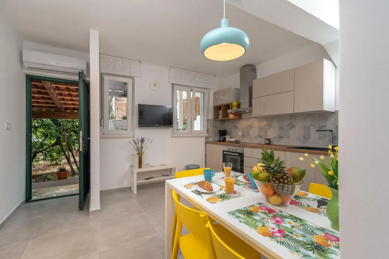הוילה טרוגיר House Polus 0*,  קרואטיה