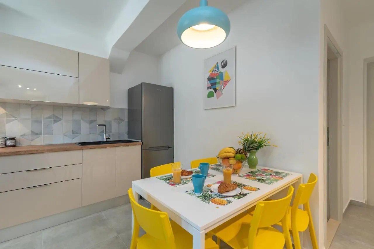 הוילה טרוגיר House Polus